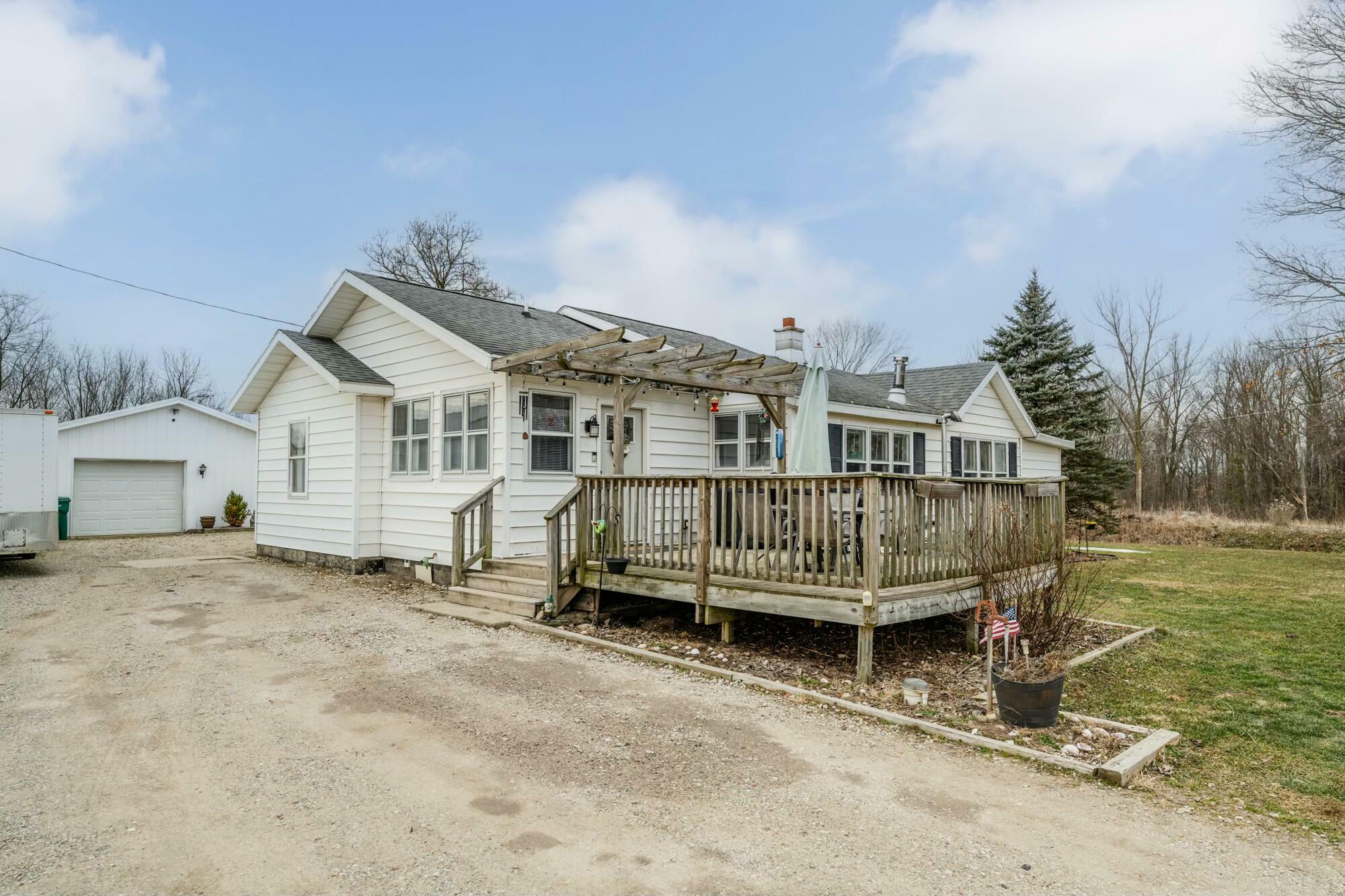 18514 Pardee Road  Galien MI 49113 photo