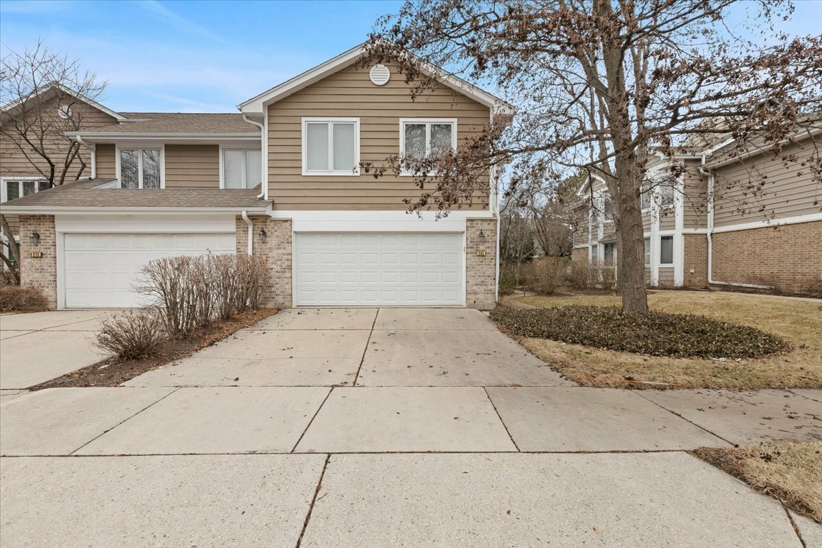 Property Photo:  280 Brunswick Drive  IL 60089 