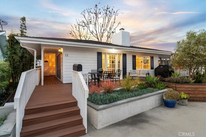 Property Photo: 13 Laurel Square CA 90266