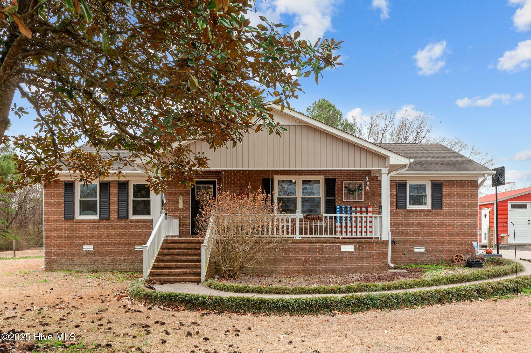 Property Photo: 359 Beulaville Highway NC 28574