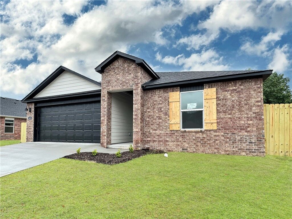 Property Photo:  1623 Ridgeview Drive  AR 72762 