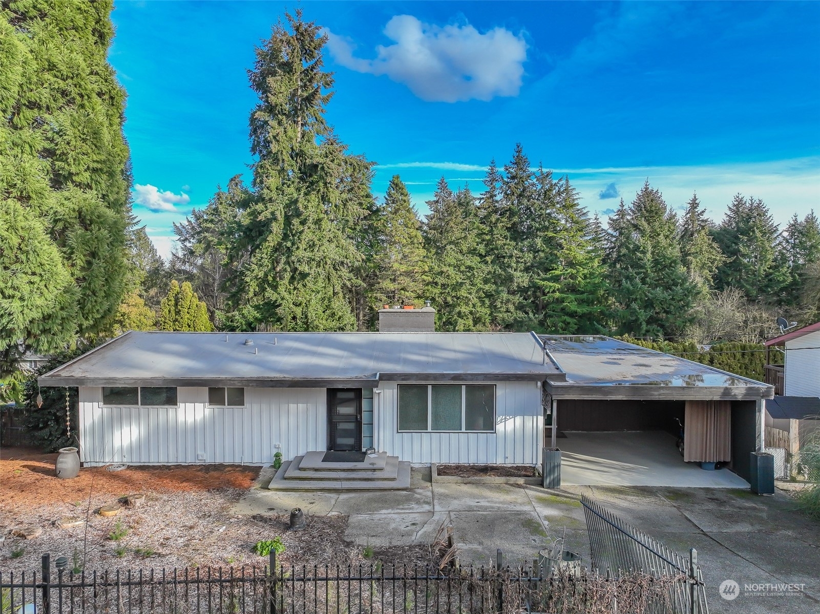 Property Photo:  10111  75th Avenue E  WA 98373 