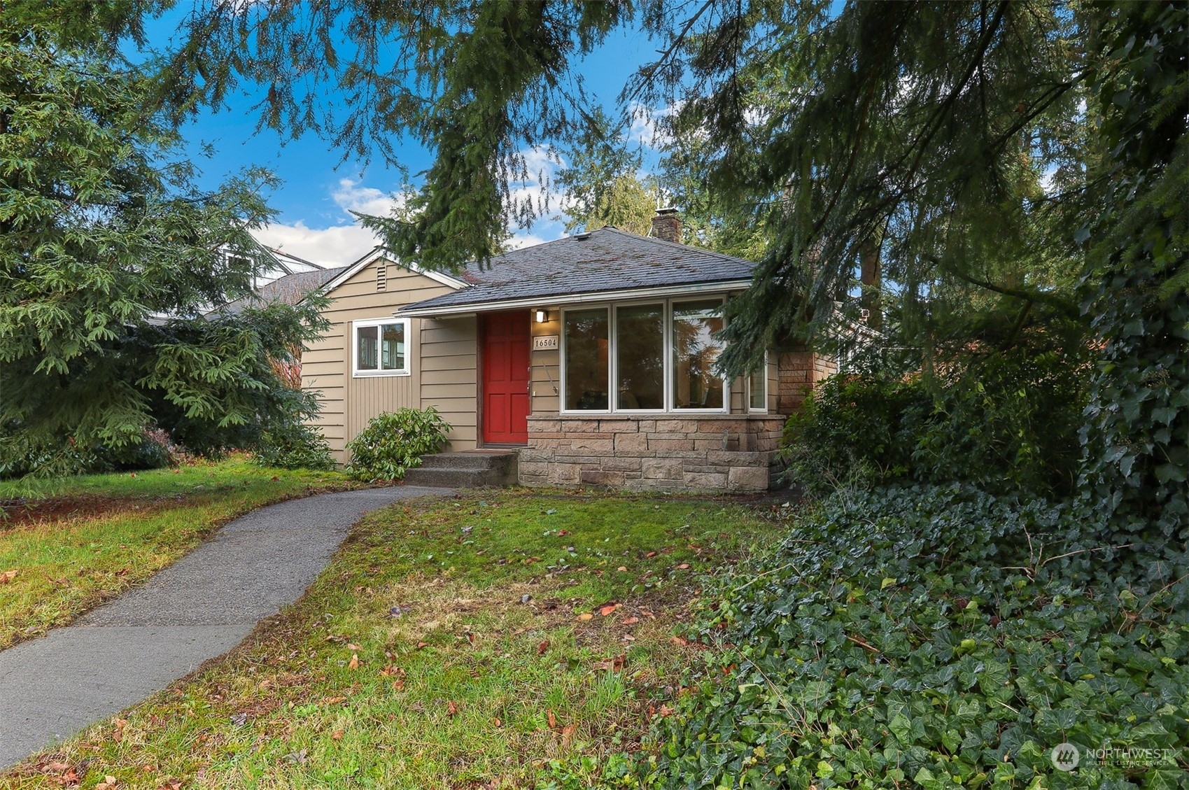 Property Photo:  16504  15th Avenue NE  WA 98155 