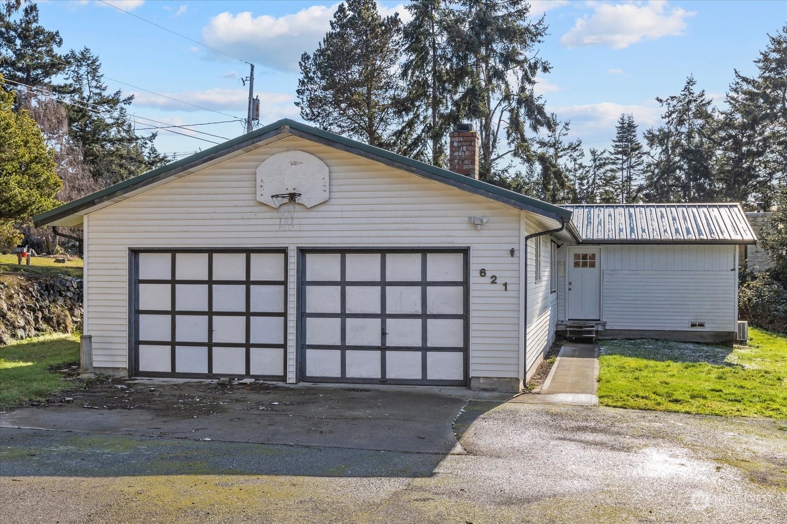 Property Photo:  621  Ocean View Drive  WA 98277 