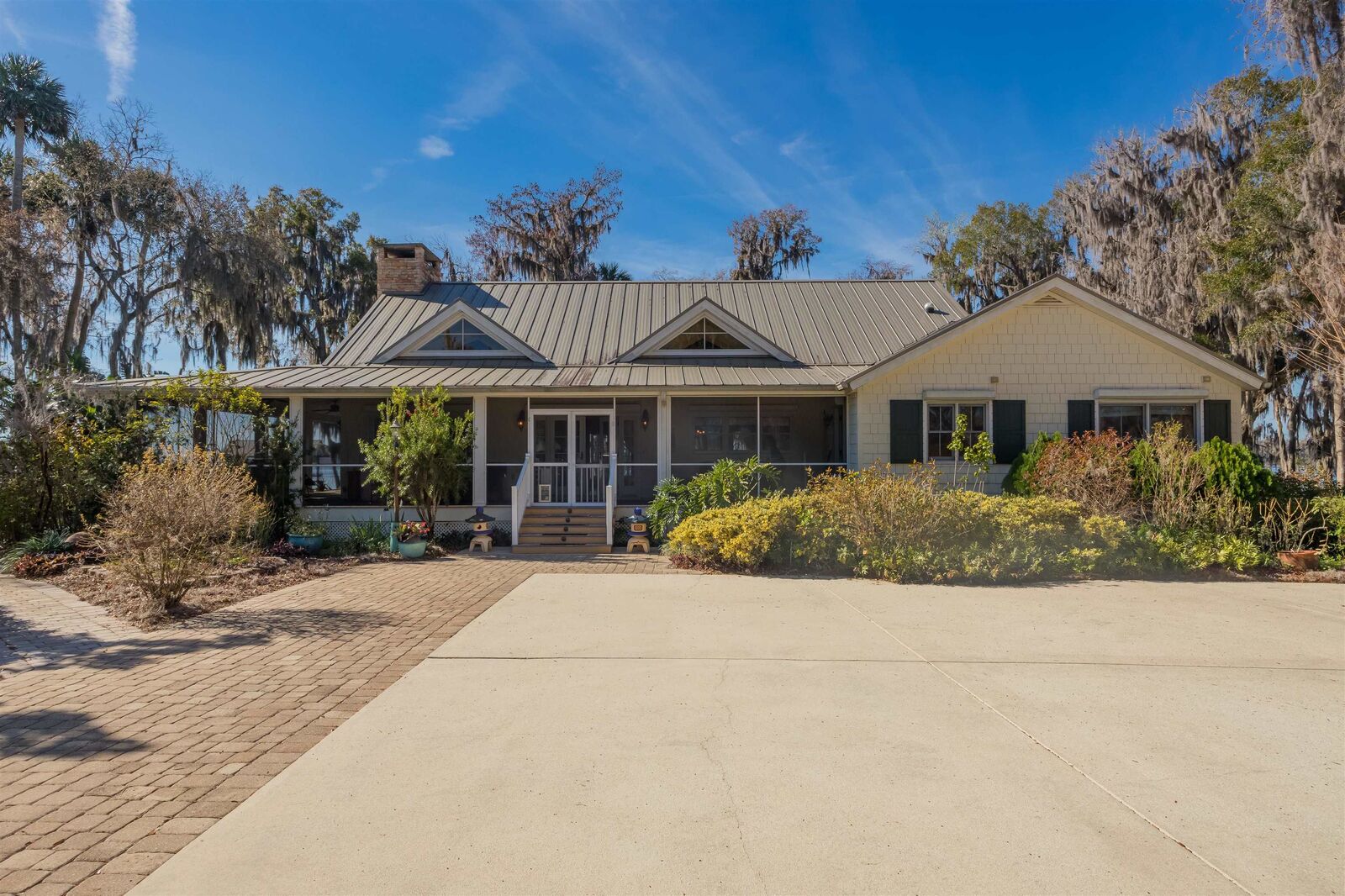 Property Photo: 141 Wooten Rd FL 32112