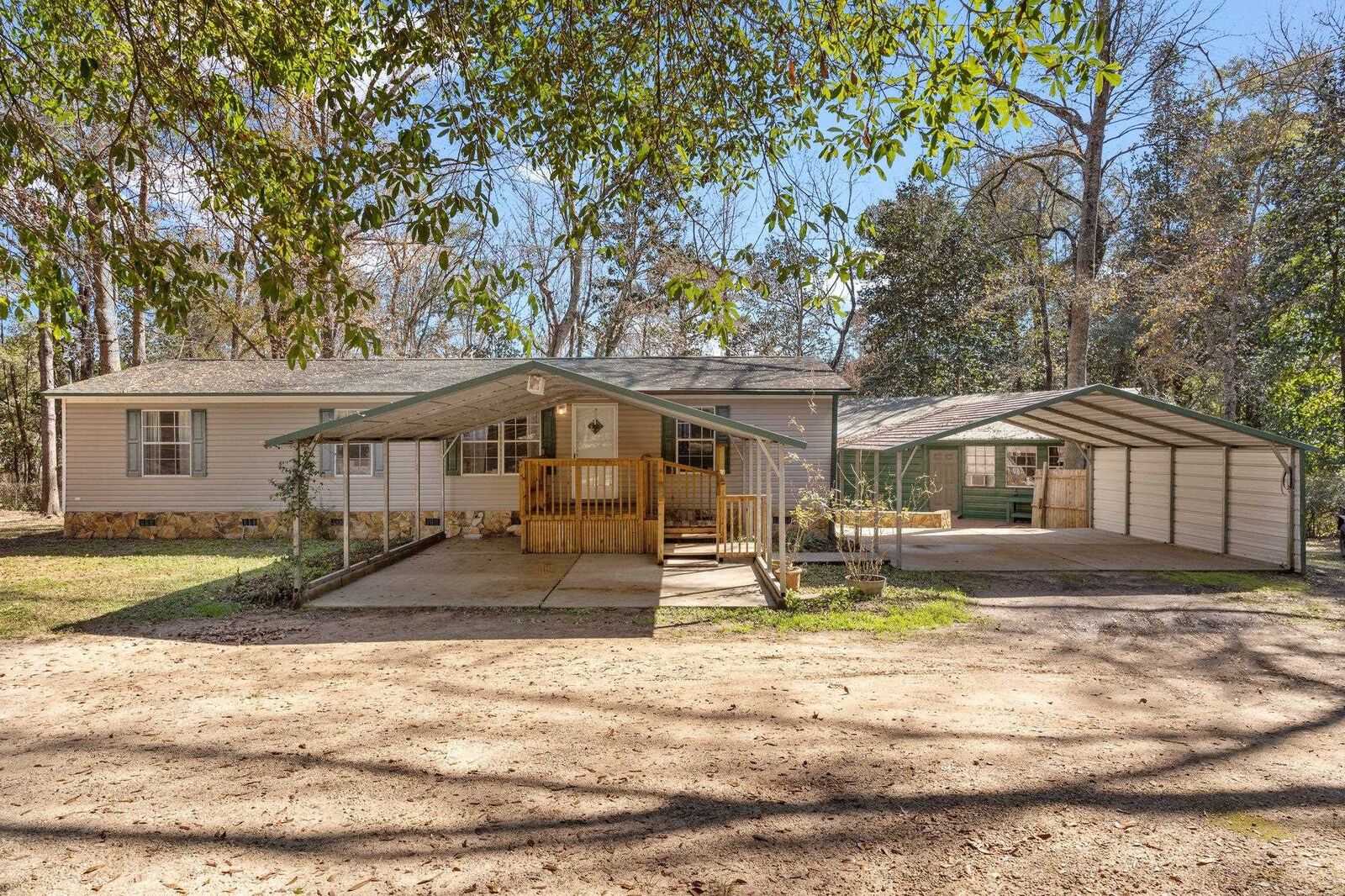 Property Photo: 542 Spring Meadows Road FL 32351