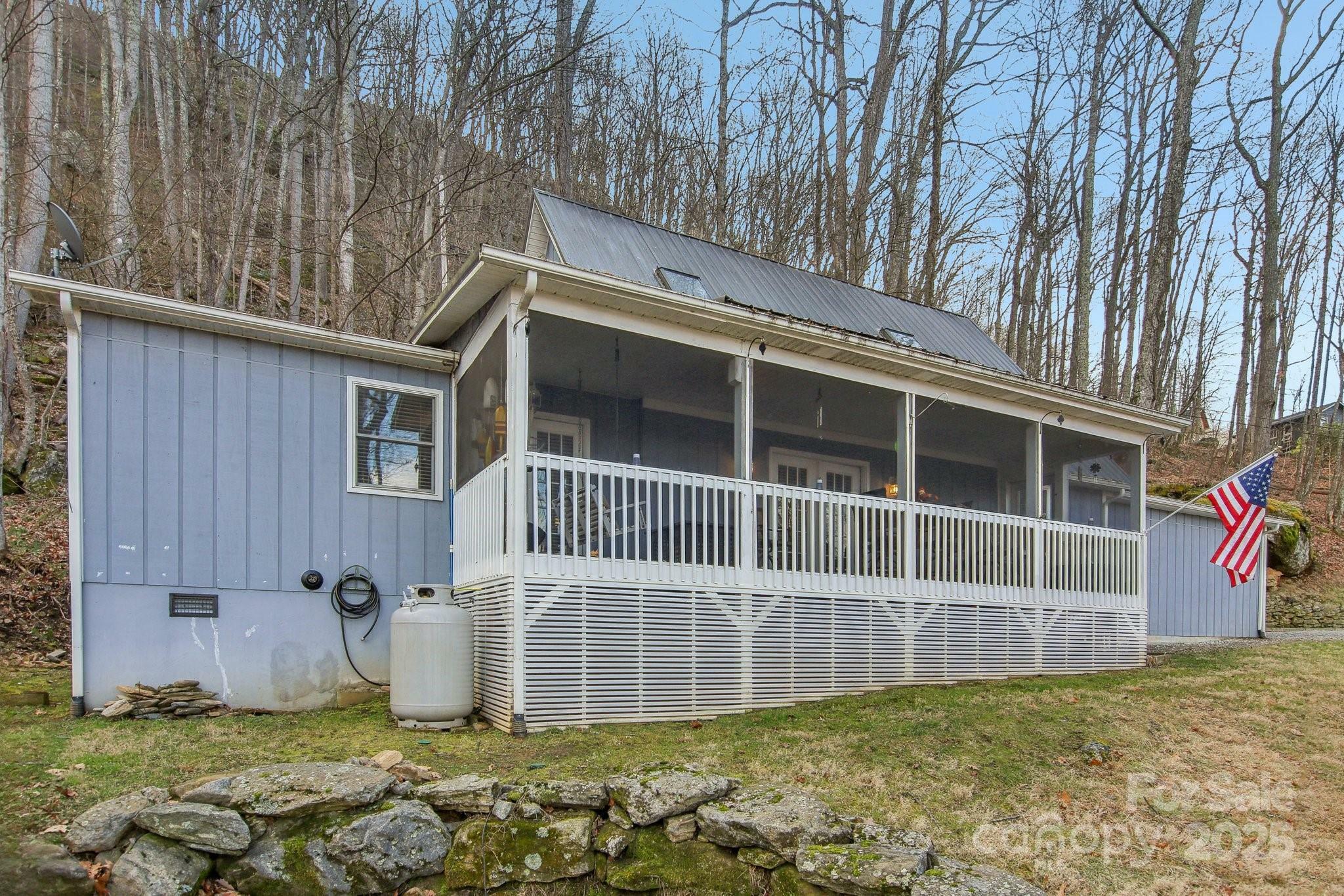 Property Photo: 167 Treetop Lane NC 28785