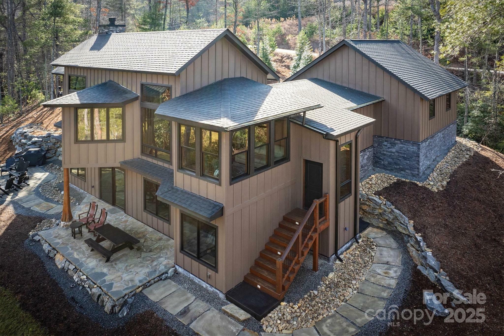 Property Photo: 2126 Sycamore Drive NC 28761