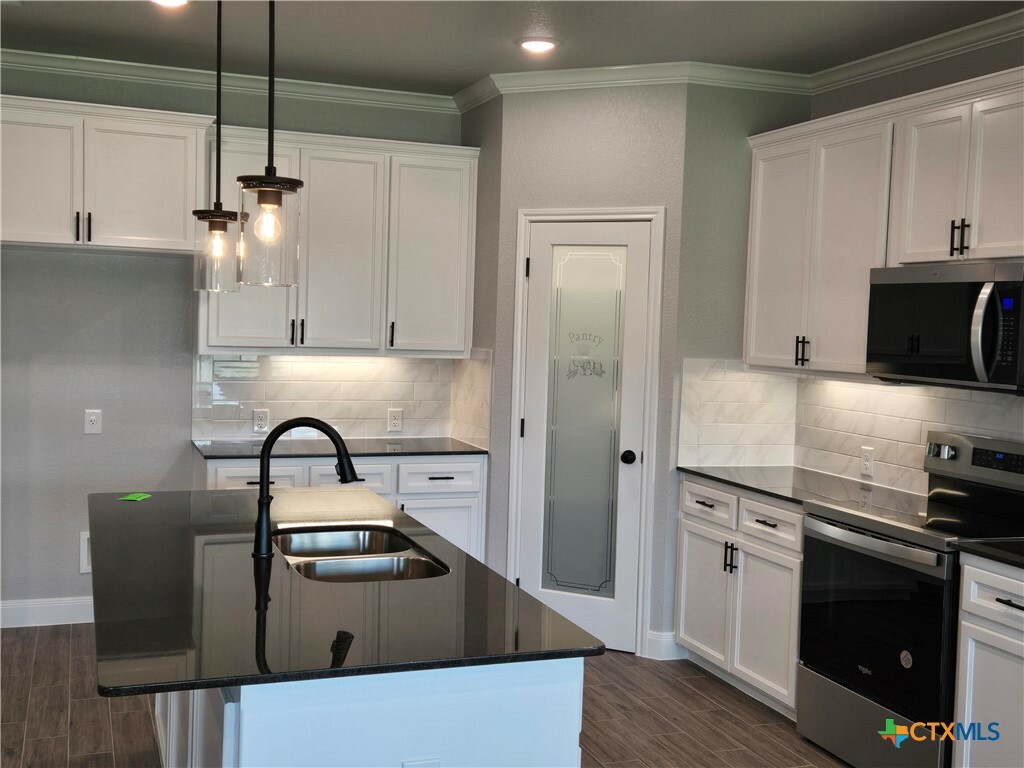 Property Photo:  2078 Mercer Street  TX 76559 