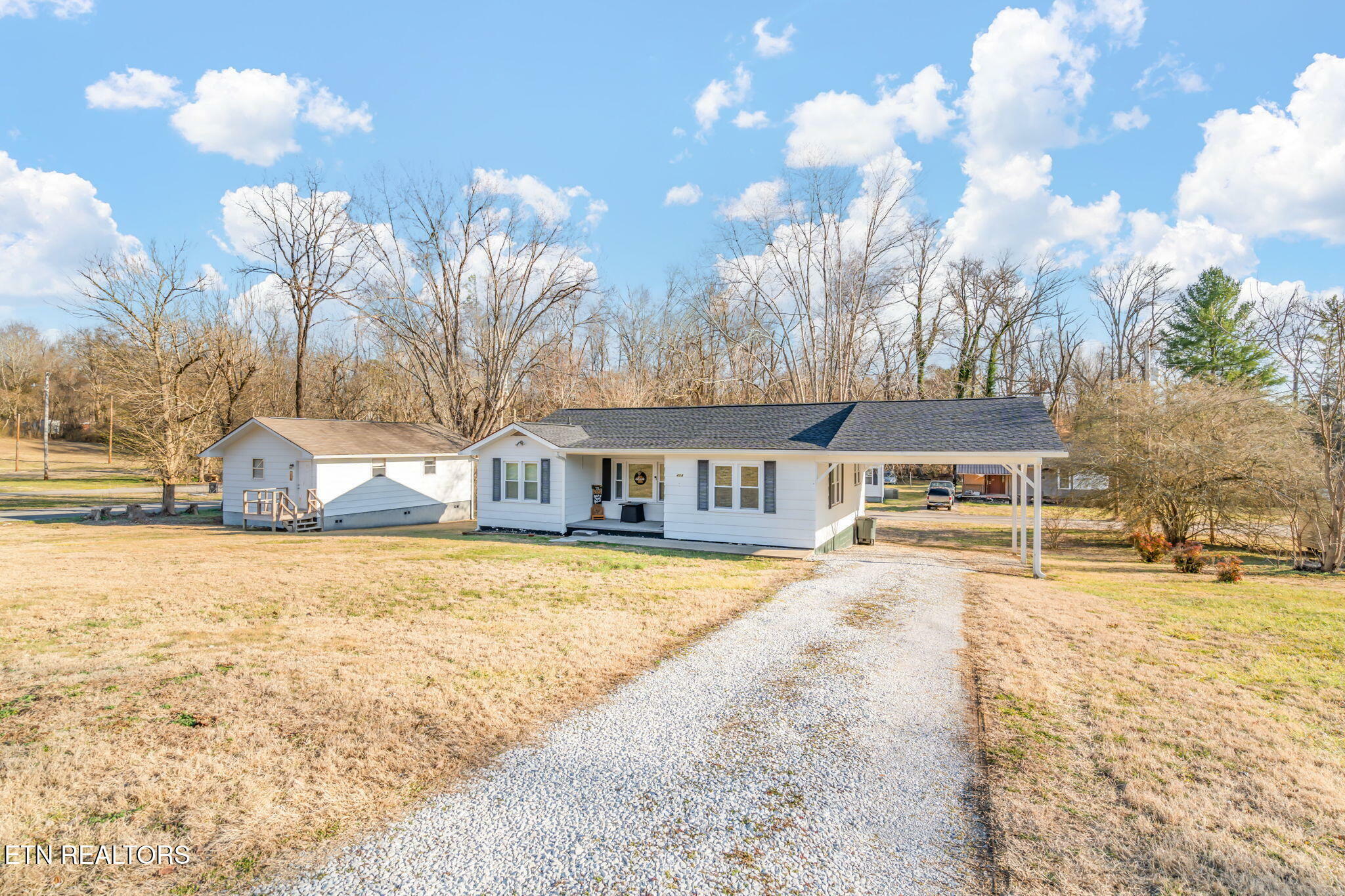 Property Photo:  404 Evergreen St  TN 37748 