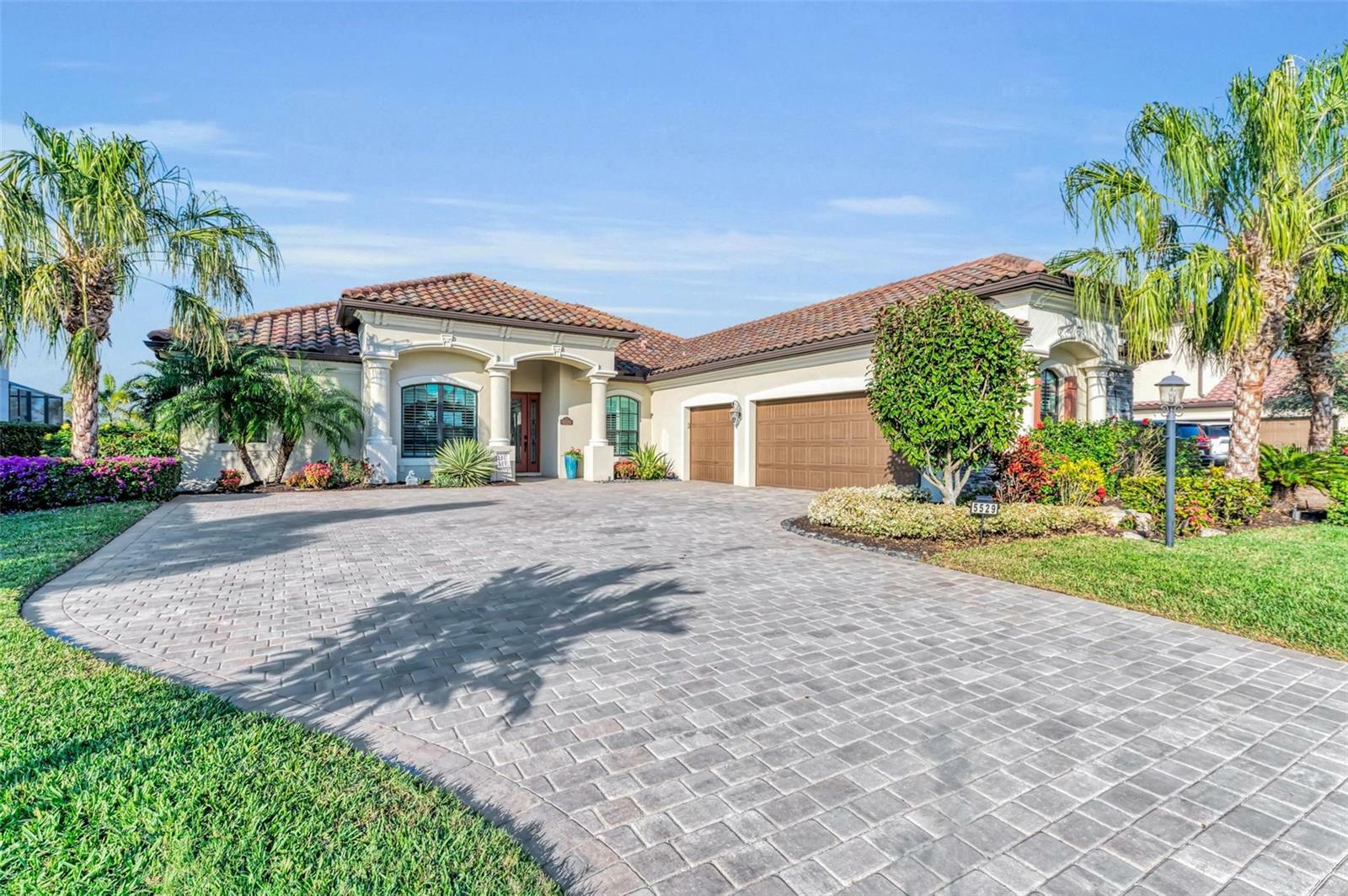 Property Photo: 5529 Mulligan Way FL 34211