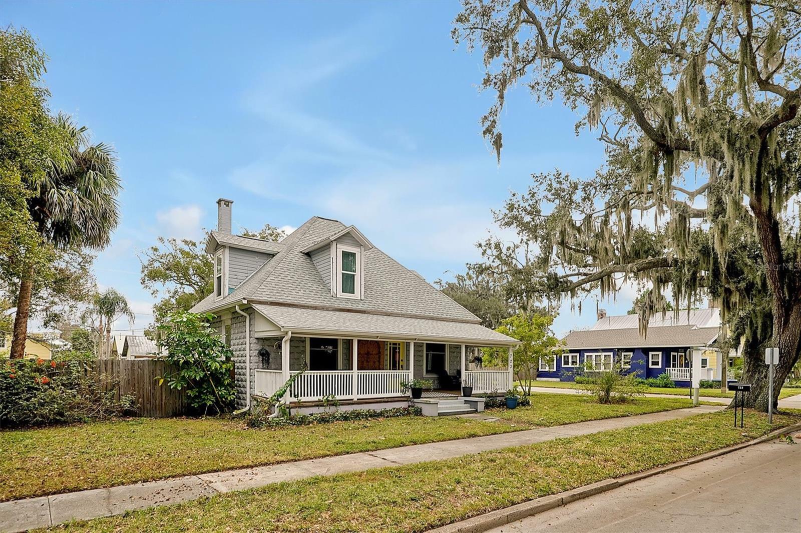 Property Photo: 723 New York Avenue FL 34769