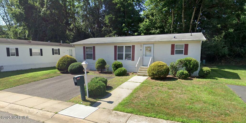 Property Photo:  9 Easy Street  NJ 07728 