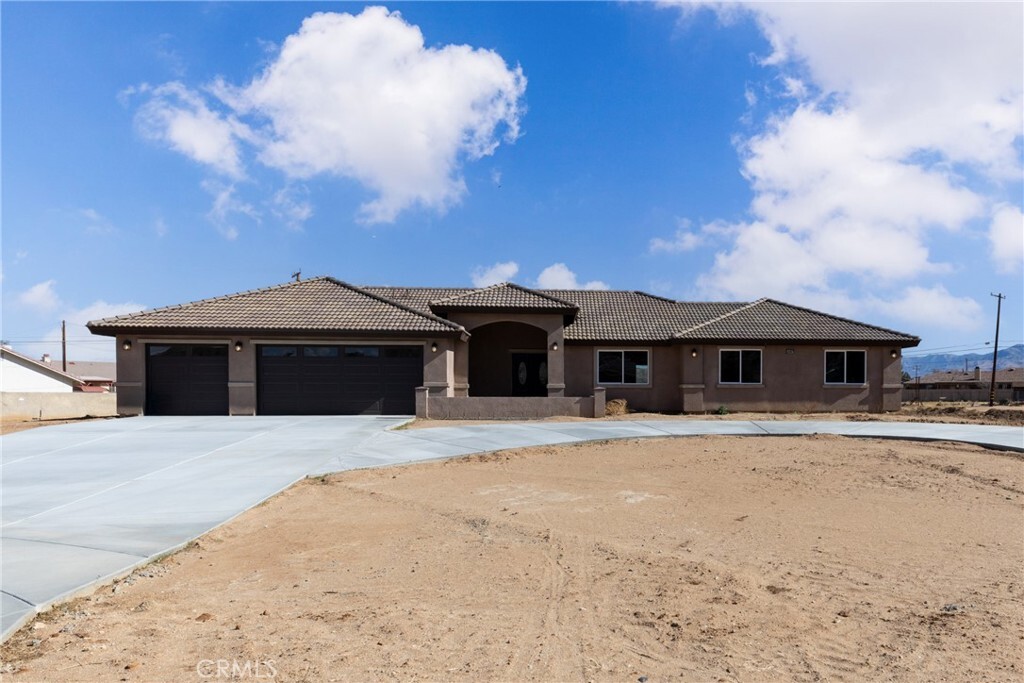 Property Photo: 14487 Savannah Court CA 92307