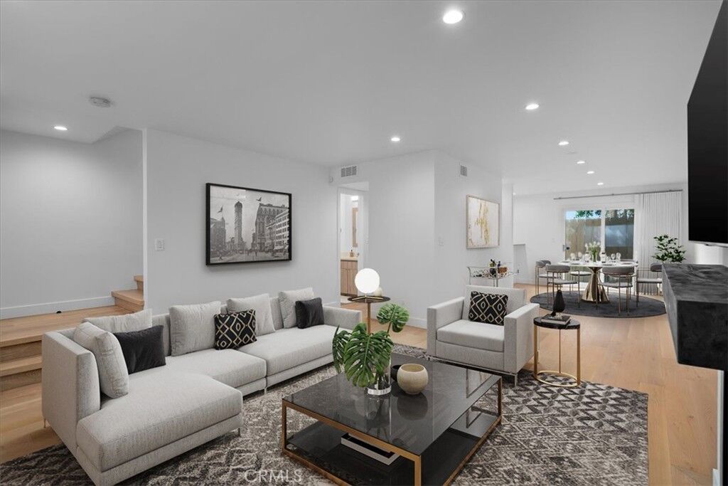 Property Photo:  1413 Ocean Park Boulevard 2  CA 90405 