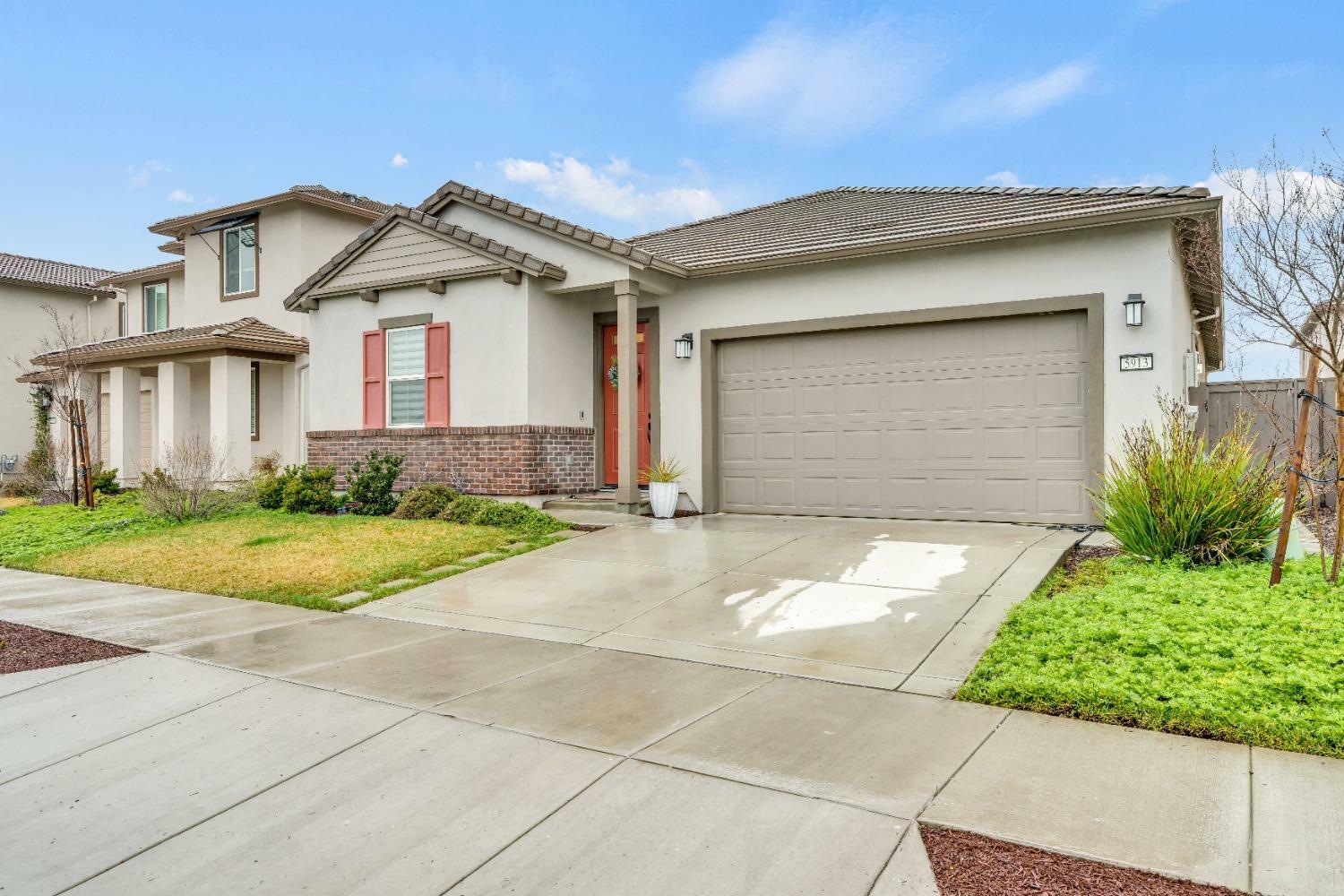 Property Photo:  5913 Vantage Street  CA 95835 