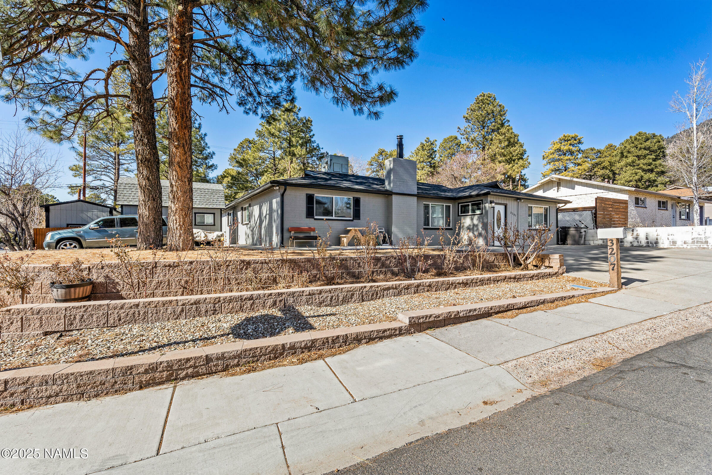 Property Photo: 3207 N Steves Boulevard AZ 86004