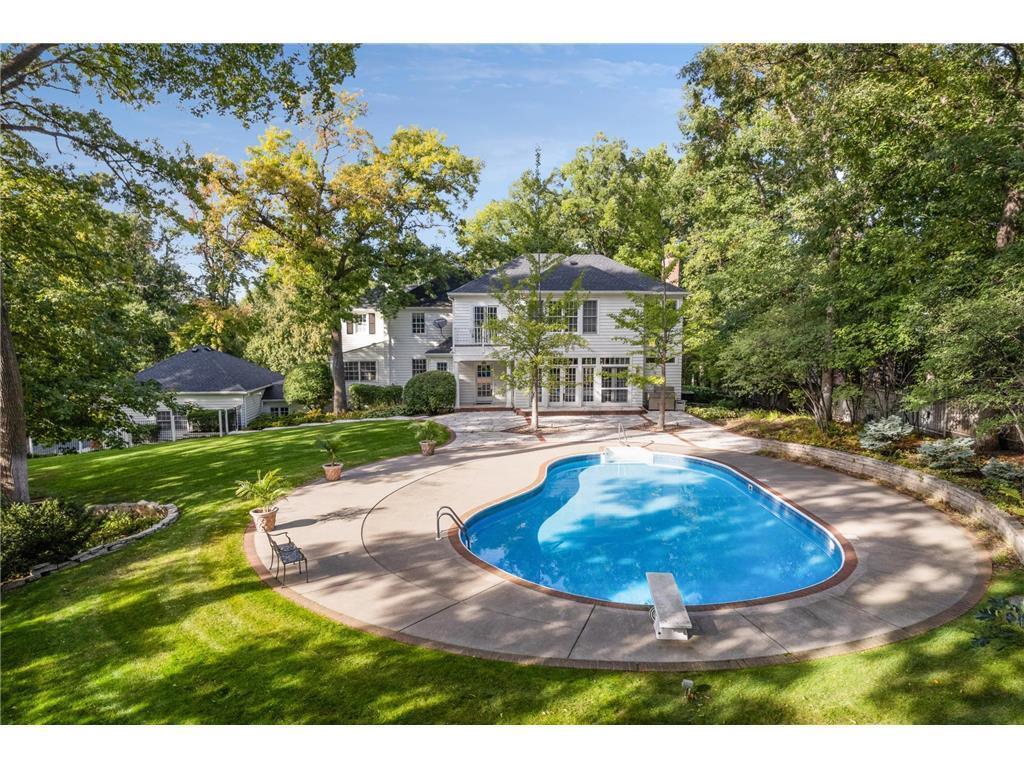6321 Interlachen Boulevard  Edina MN 55436 photo
