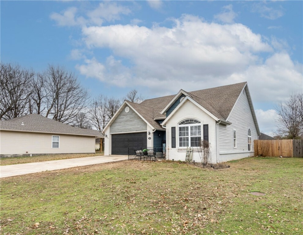 Property Photo:  308 Glenwood Place  AR 72761 