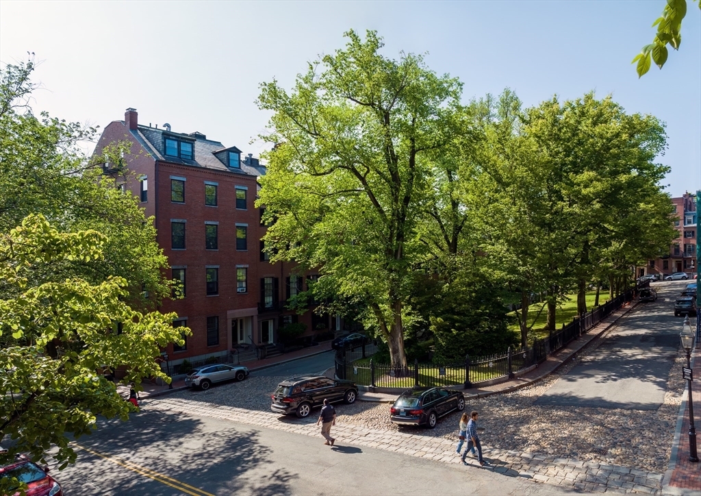 Property Photo: 86 Mount Vernon Street MA 02108