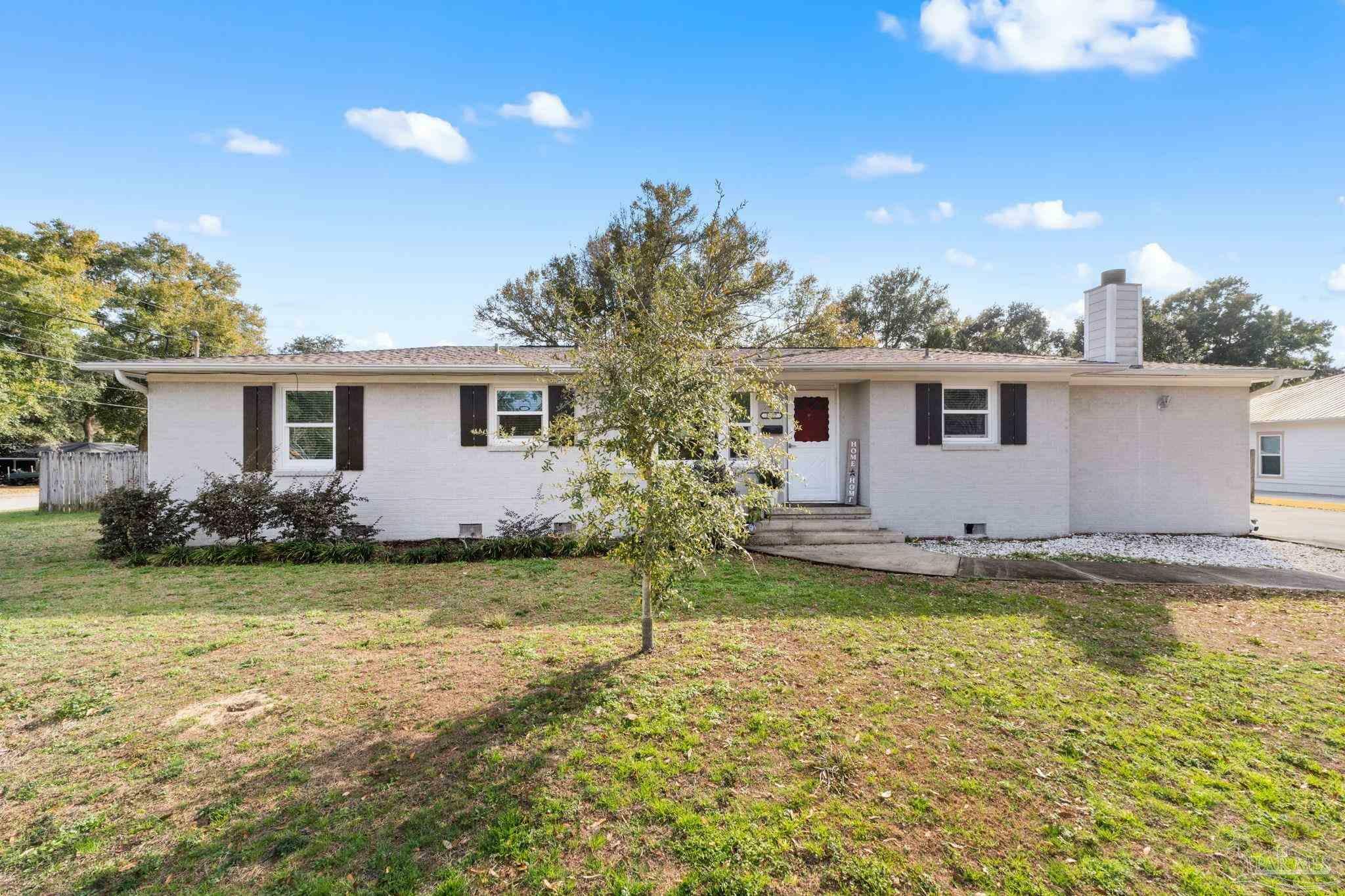 Property Photo:  3207 E Mallory St  FL 32503 