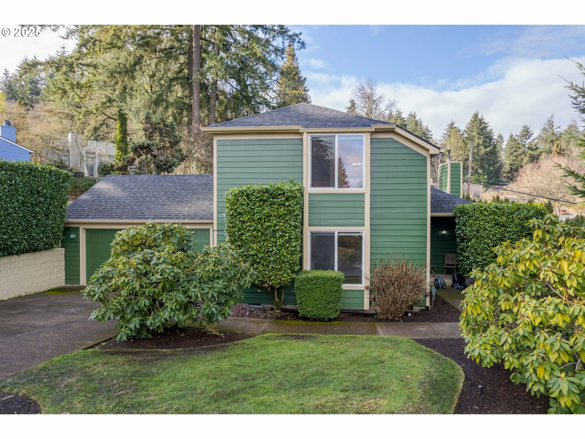 2290 Corinthian Ct  Eugene OR 97405 photo