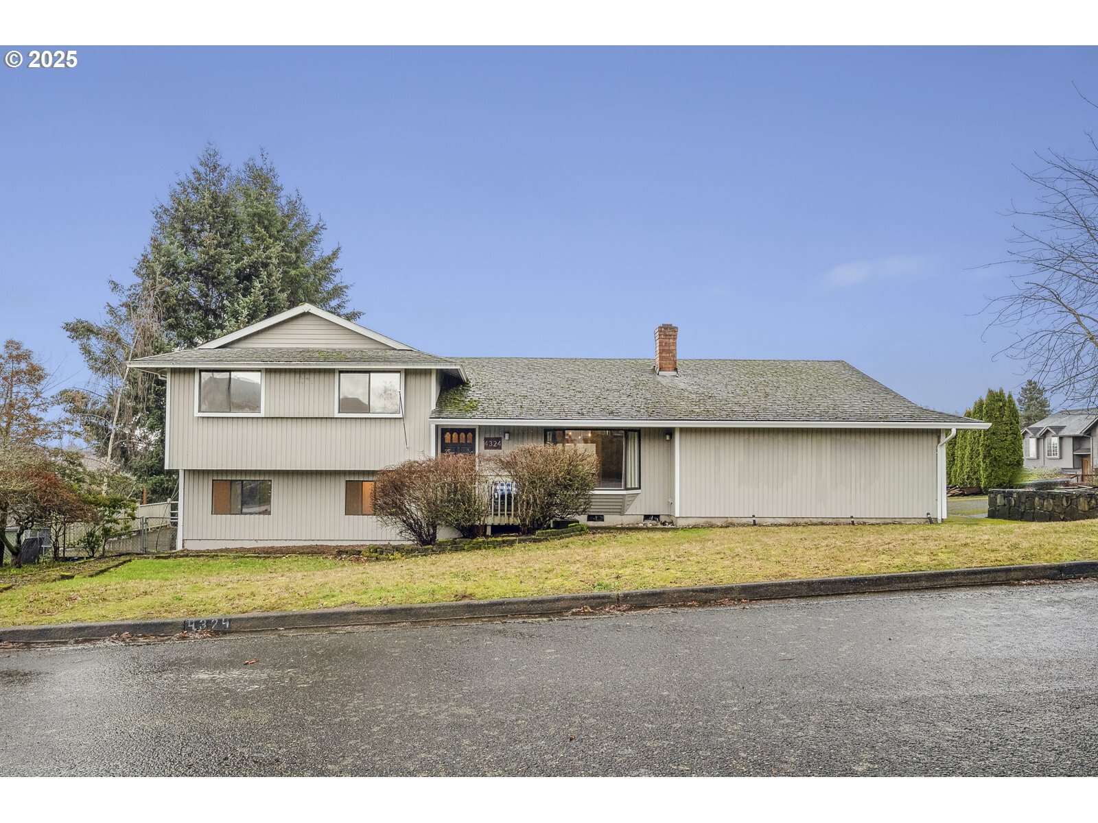 4324 SE Anderegg Dr  Portland OR 97236 photo