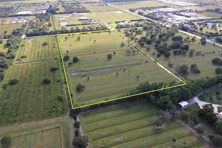 Property Photo:  495 66th Avenue SW  FL 32968 