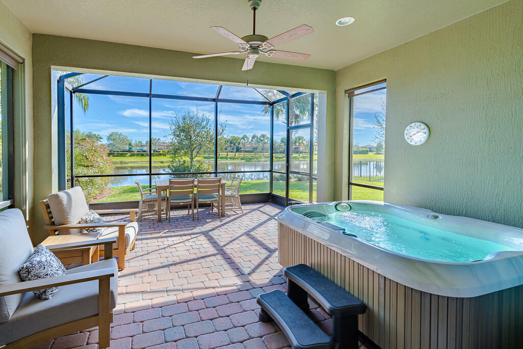 Property Photo: 221 SE Longview Drive FL 34984