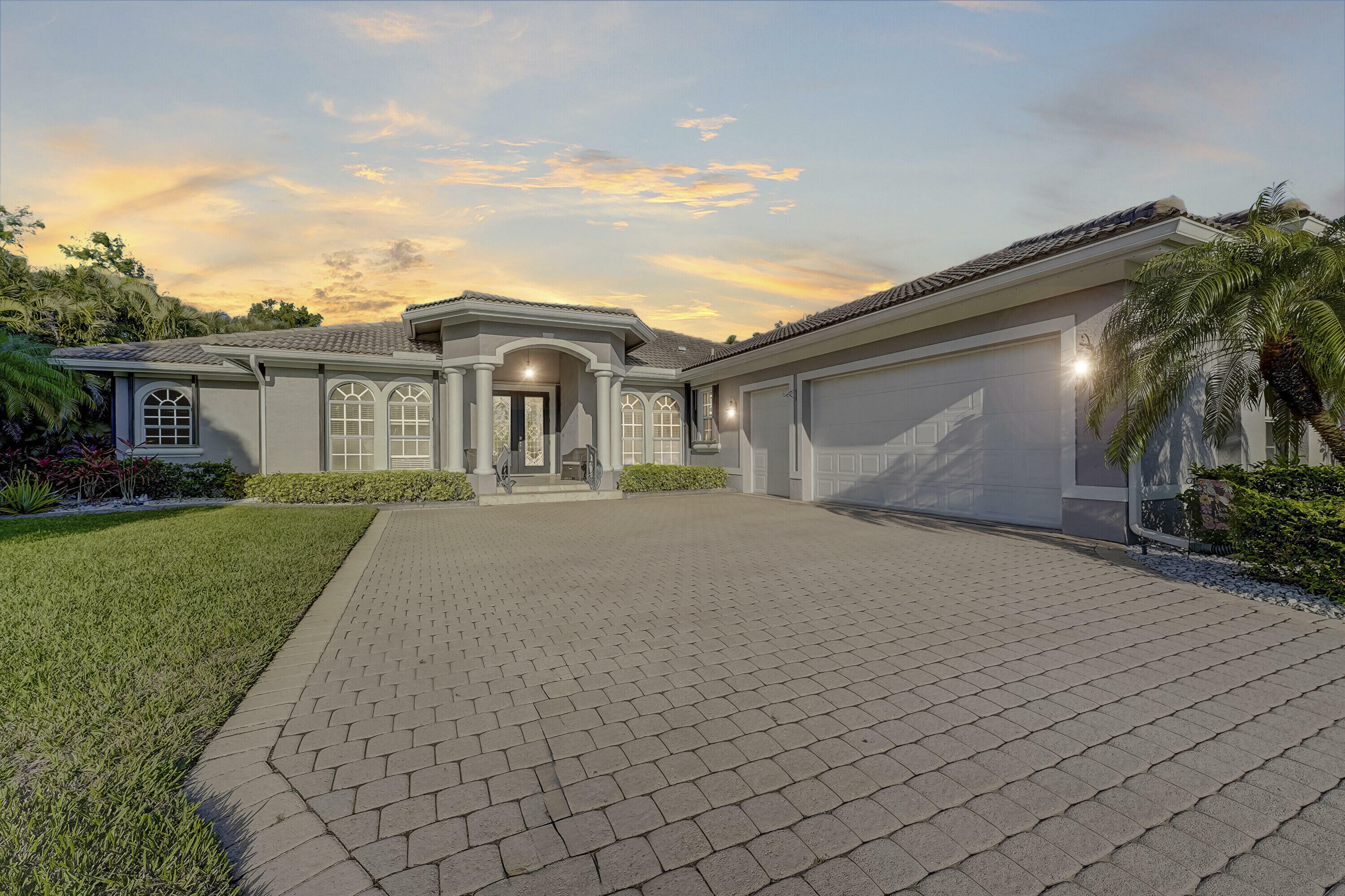 Property Photo:  9402 Pinebark Court  FL 34951 