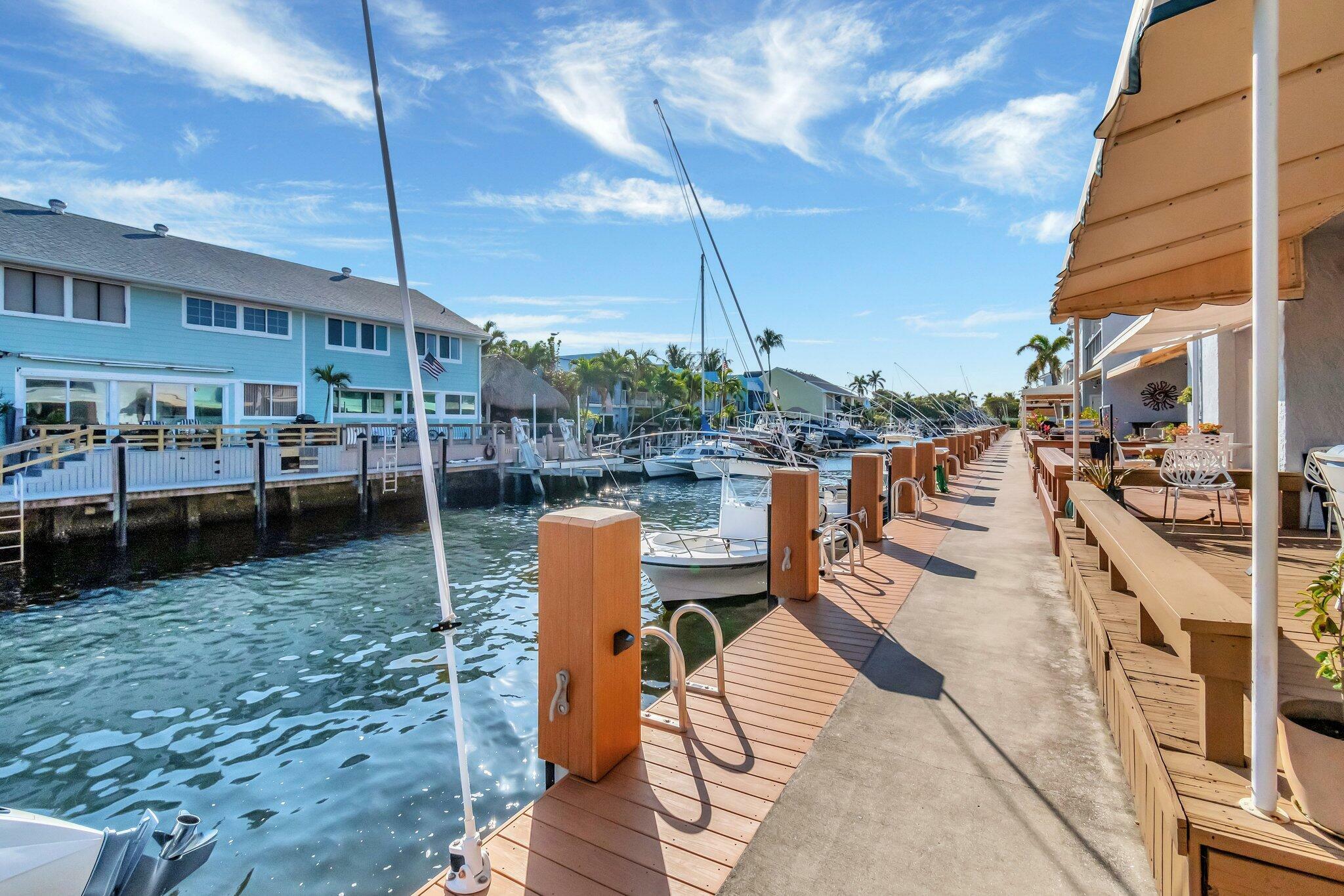 Property Photo: 732 NE 12th Terrace 6 FL 33435