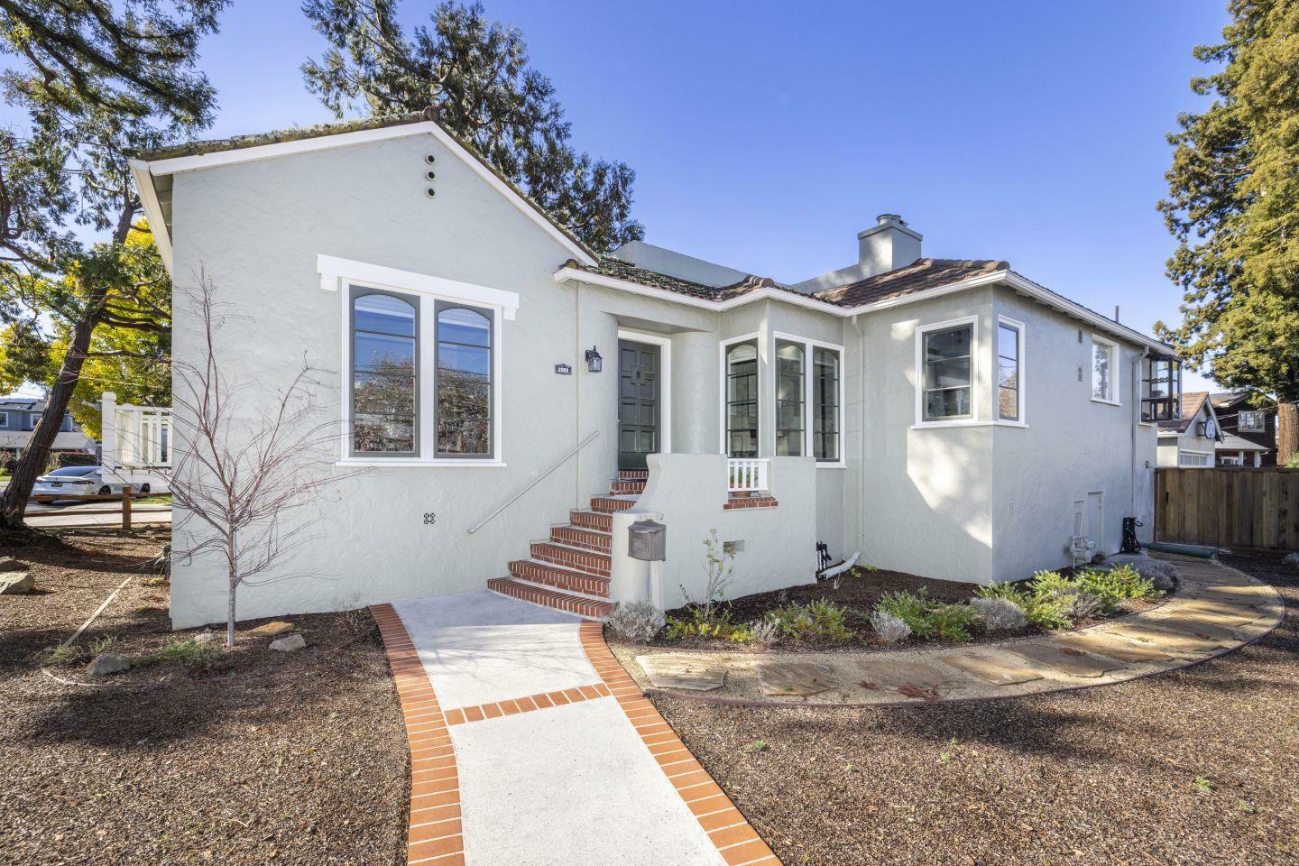 Property Photo:  2000 Saint Francis Way  CA 94070 