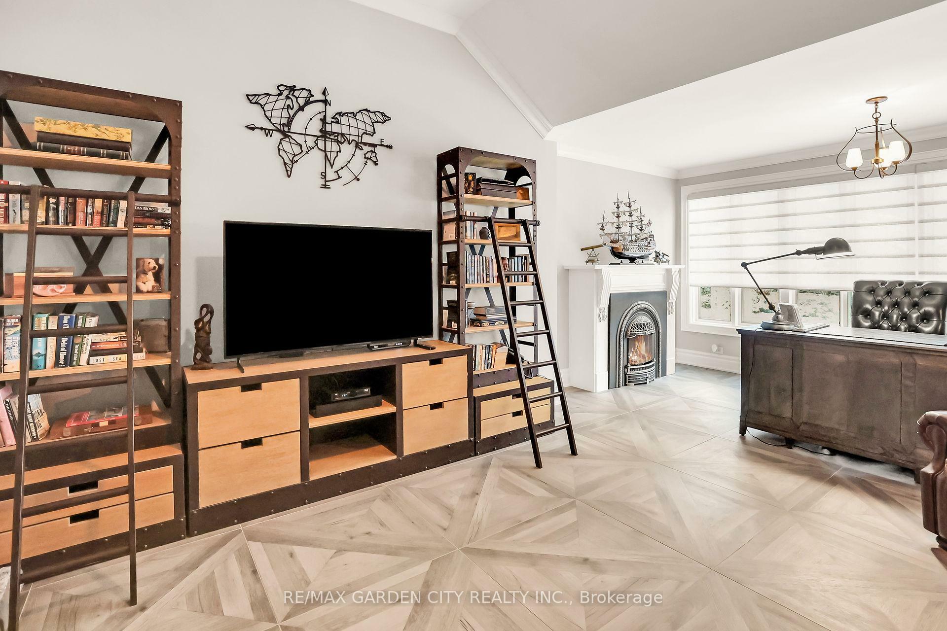 Property Photo: 129 Main St W ON L3M 1S1