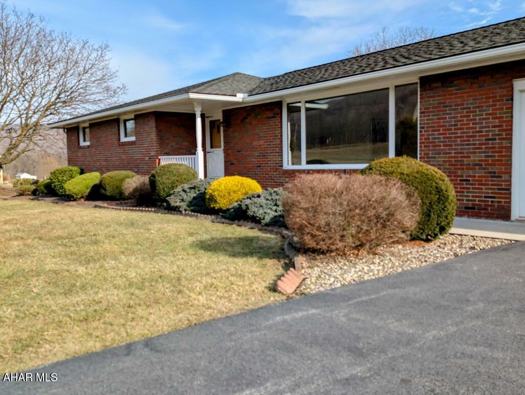 Property Photo:  1856 Upper Snake Spring Road  PA 15537 