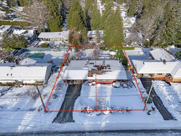 Property Photo: 875 Jefferson Avenue BC V7T 2A3