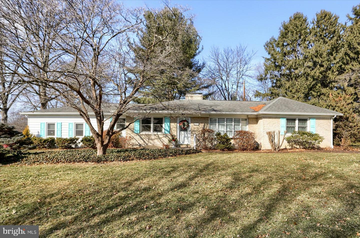 Property Photo:  36 Golfview Road  PA 17011 