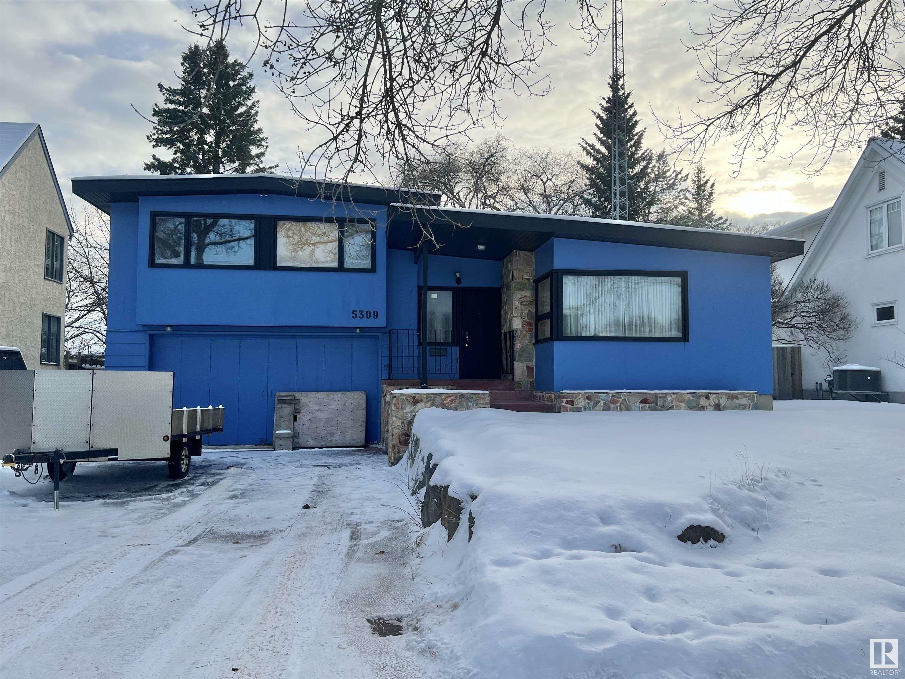 Photo de la propriété:  5309 111 Avenue NW  AB T5W 0K4 