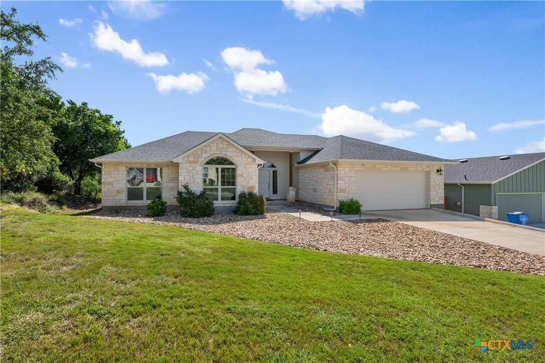 Property Photo: 4001 Crockett Avenue TX 78645