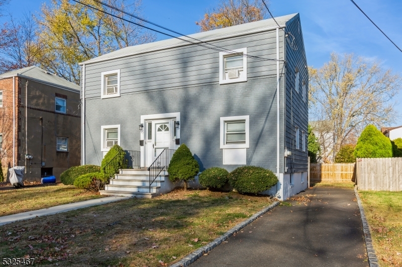 Property Photo:  127 Roosevelt Ave 2  NJ 07016 