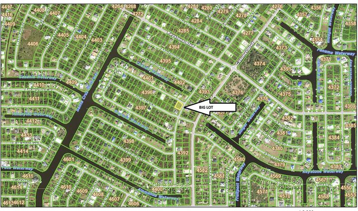 Property Photo: 13575 Begonia Circle FL 33981