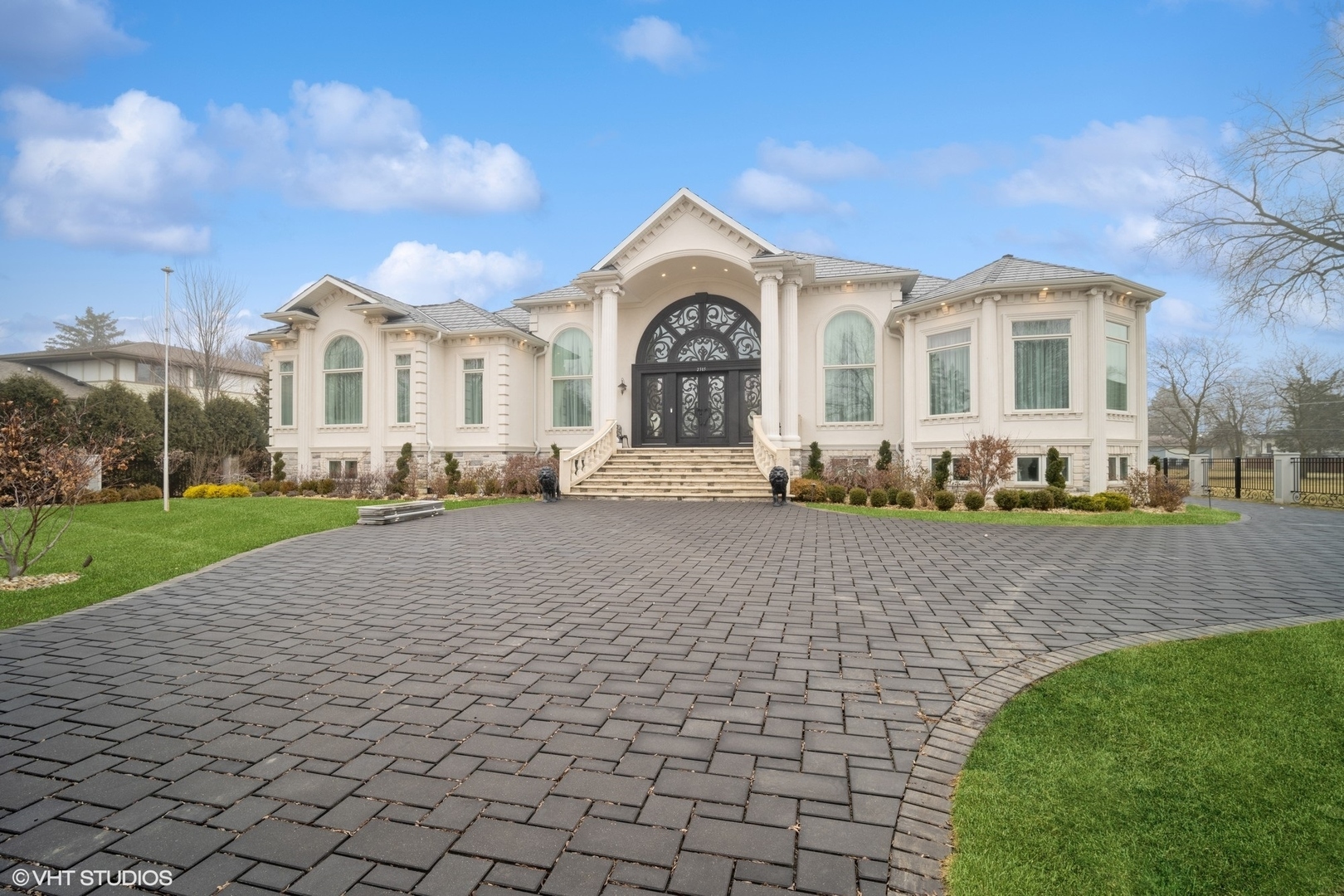 2315 N Arlington Heights Road  Arlington Heights IL 60004 photo