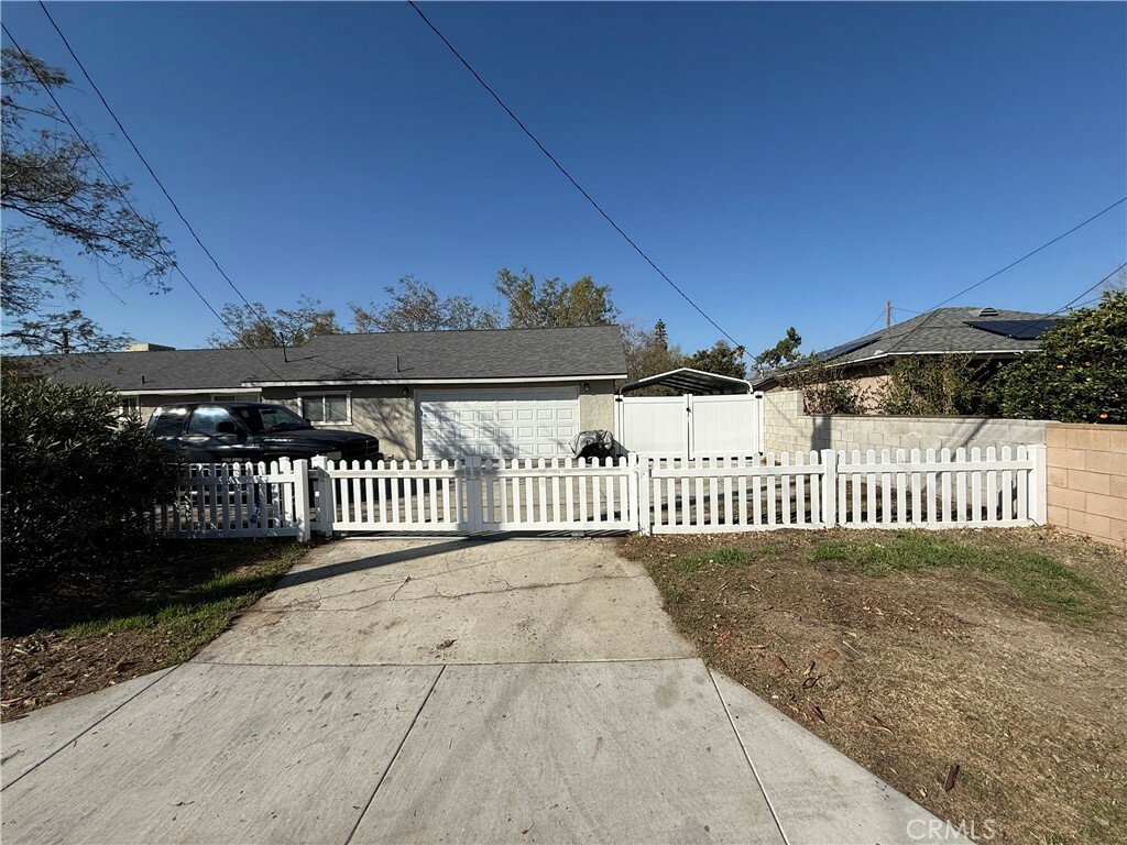 Property Photo: 1014 W 48th Street CA 92407