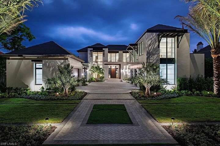 Property Photo: 3300 Gin Ln FL 34102