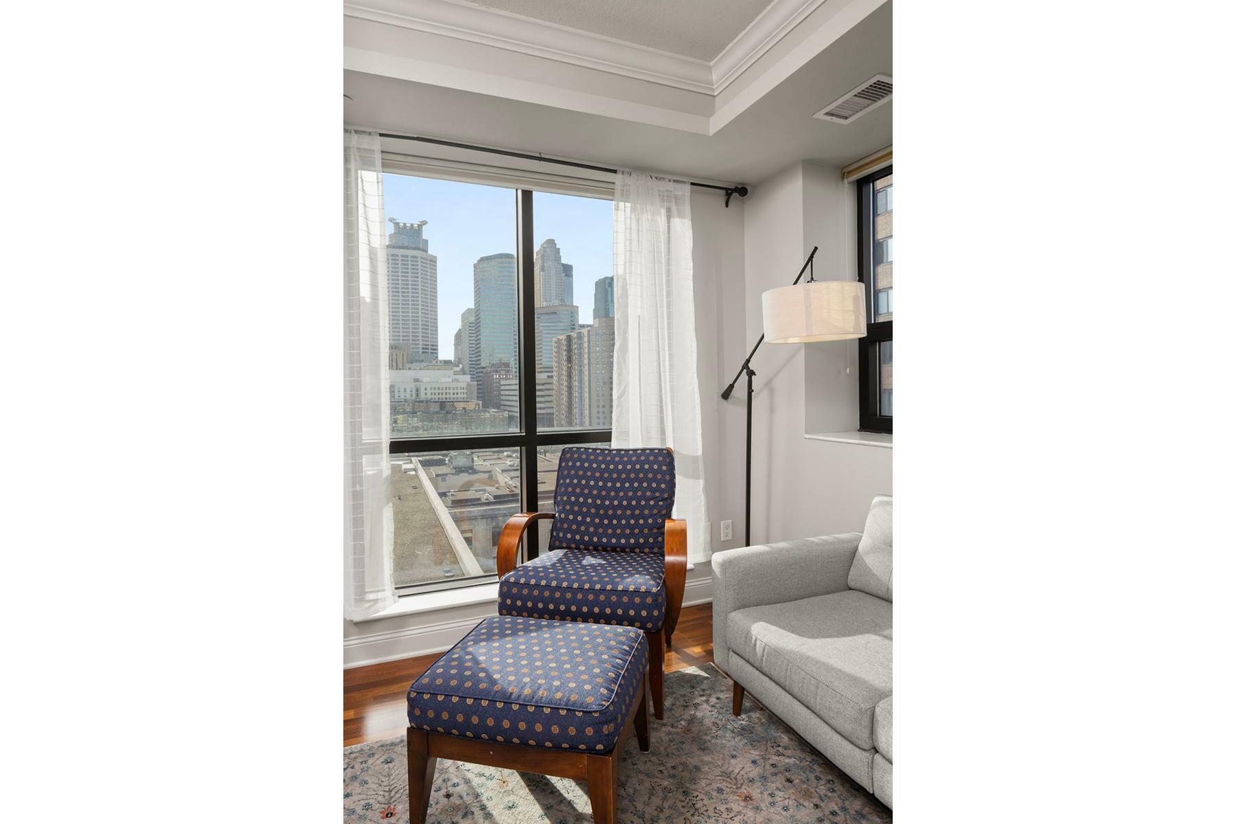 Property Photo: 100 3rd Avenue S 805 MN 55401