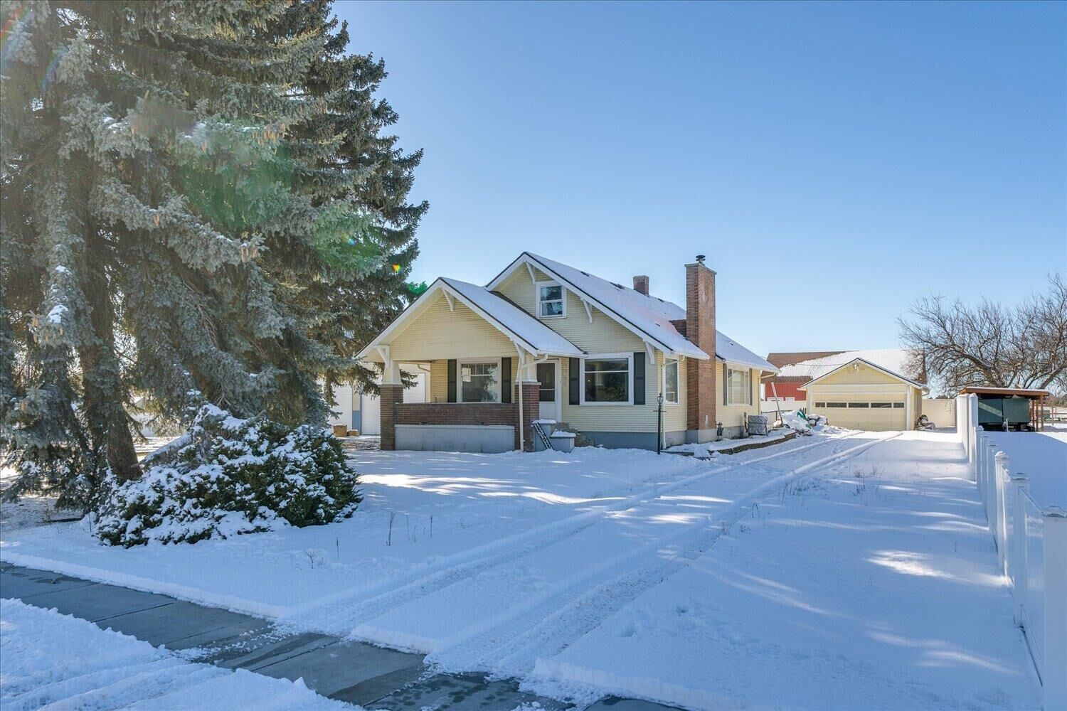 Property Photo:  8205 N Five Mile Rd  WA 99208 