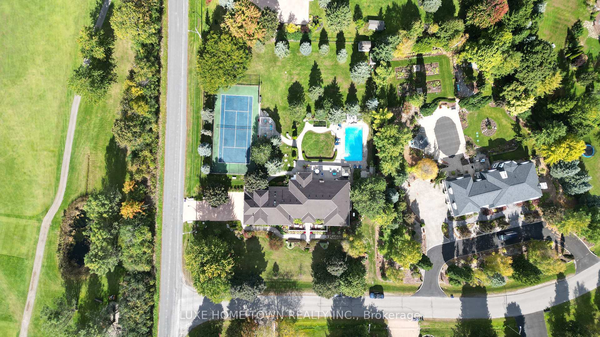 Property Photo: 2 Prince Rupert Dr ON L1E 1Z2