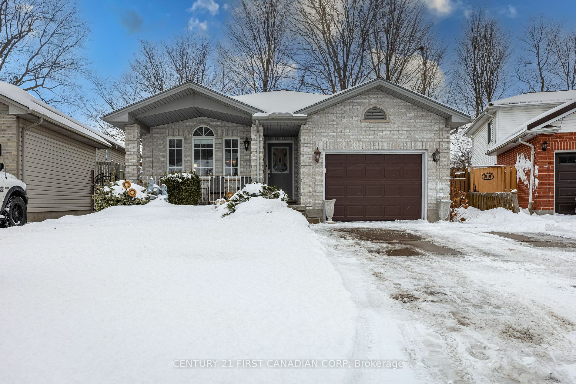 Property Photo:  14 Dunctonwood Pl  ON N5V 4W6 