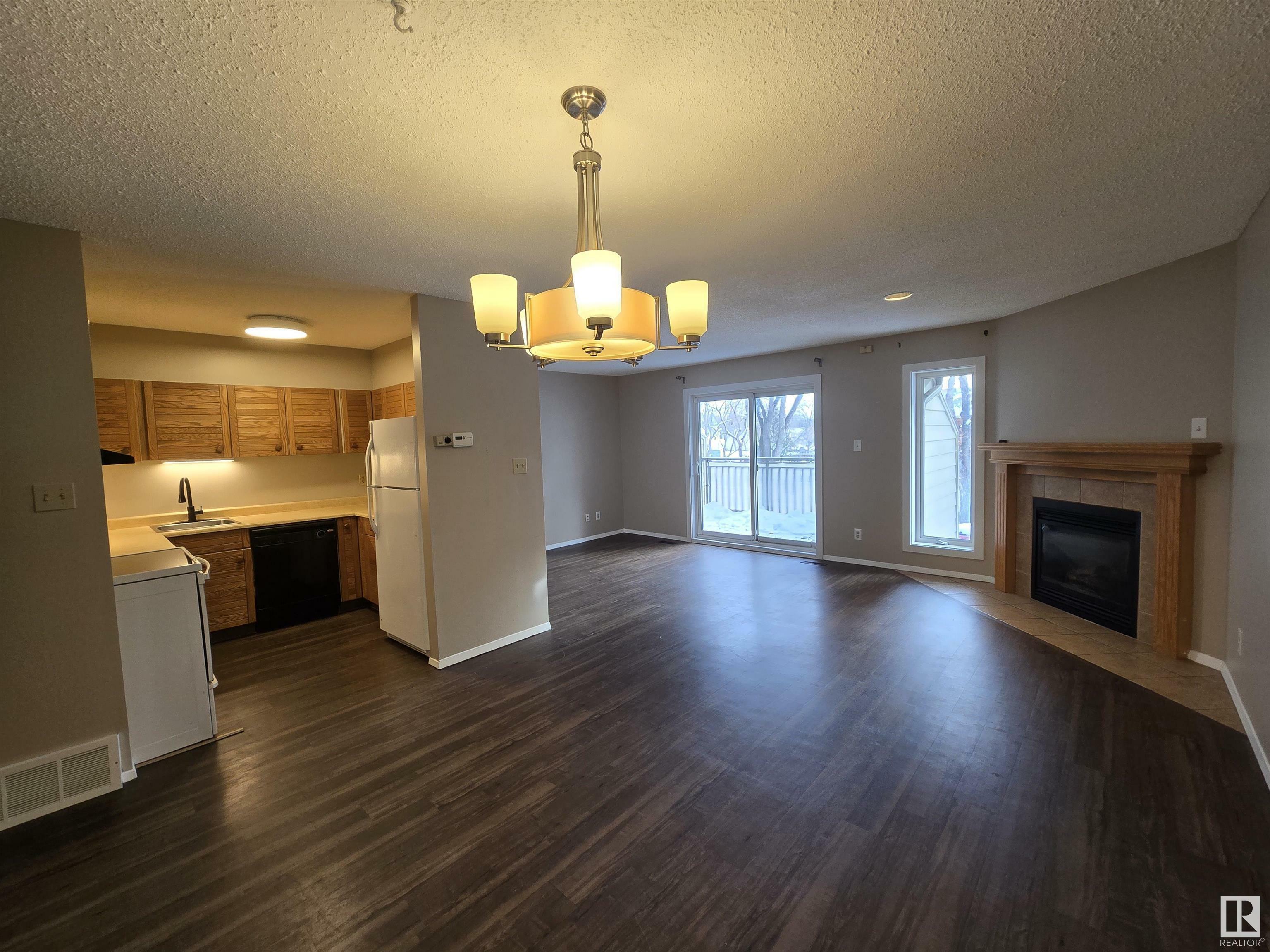 Property Photo:  10142 87 Avenue NW  AB T6E 2P2 