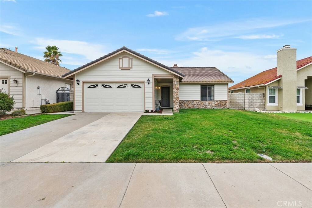 Property Photo:  39692 Wild Flower Drive  CA 92563 