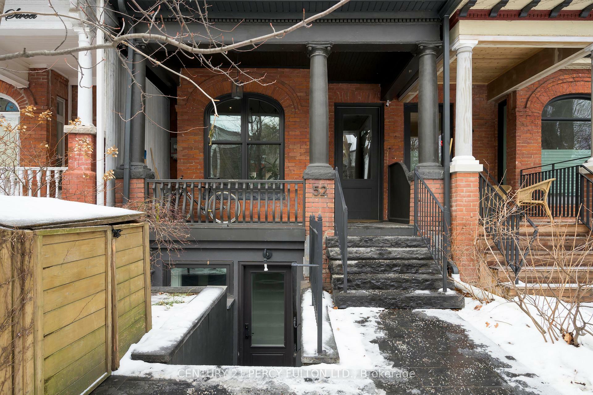 Photo de la propriété: 52 Robert Street Bsmt ON M5S 2K3